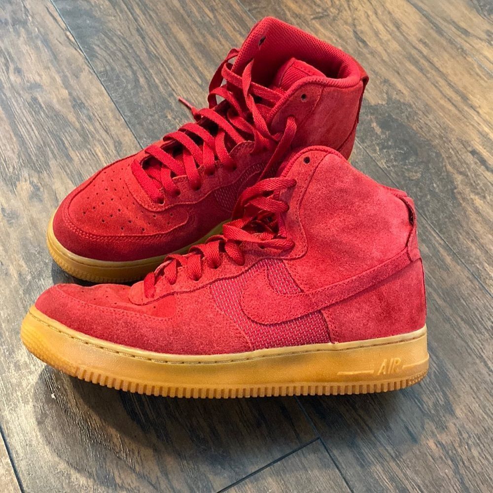 Nike Air Force 1 High Red Suede Gum Sole No Strap Mens SIZE 7.5 women size 9 GUC